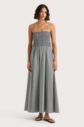  Vestidos Femininos | Vestido Maxi Lida da Faithfull The Brand com Estampa Xadrez Vichy Preto