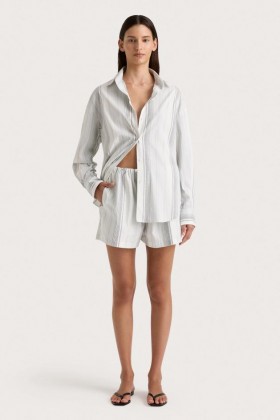 Naisten alaosat | Faithfull The Brand En Vau -shortsit, raidalliset, pehmeänsiniset